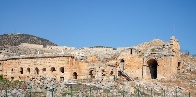 uploaded-image-tiyatro-tarihinin-unutulmaz-anlari-1697373873548